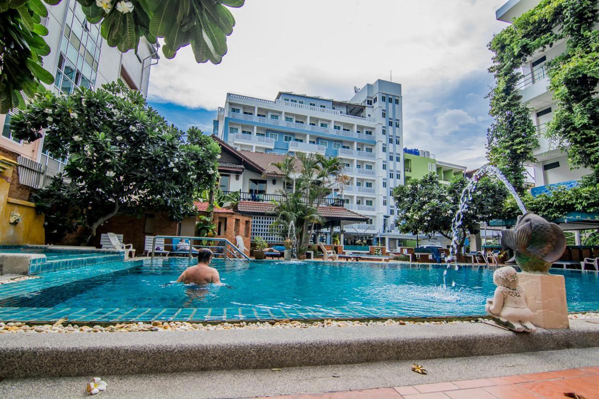 Hotel Sutus Court 7 Pattaya Exteriér fotografie