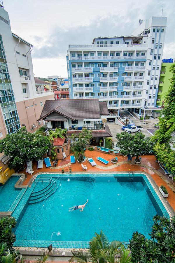 Hotel Sutus Court 7 Pattaya Exteriér fotografie