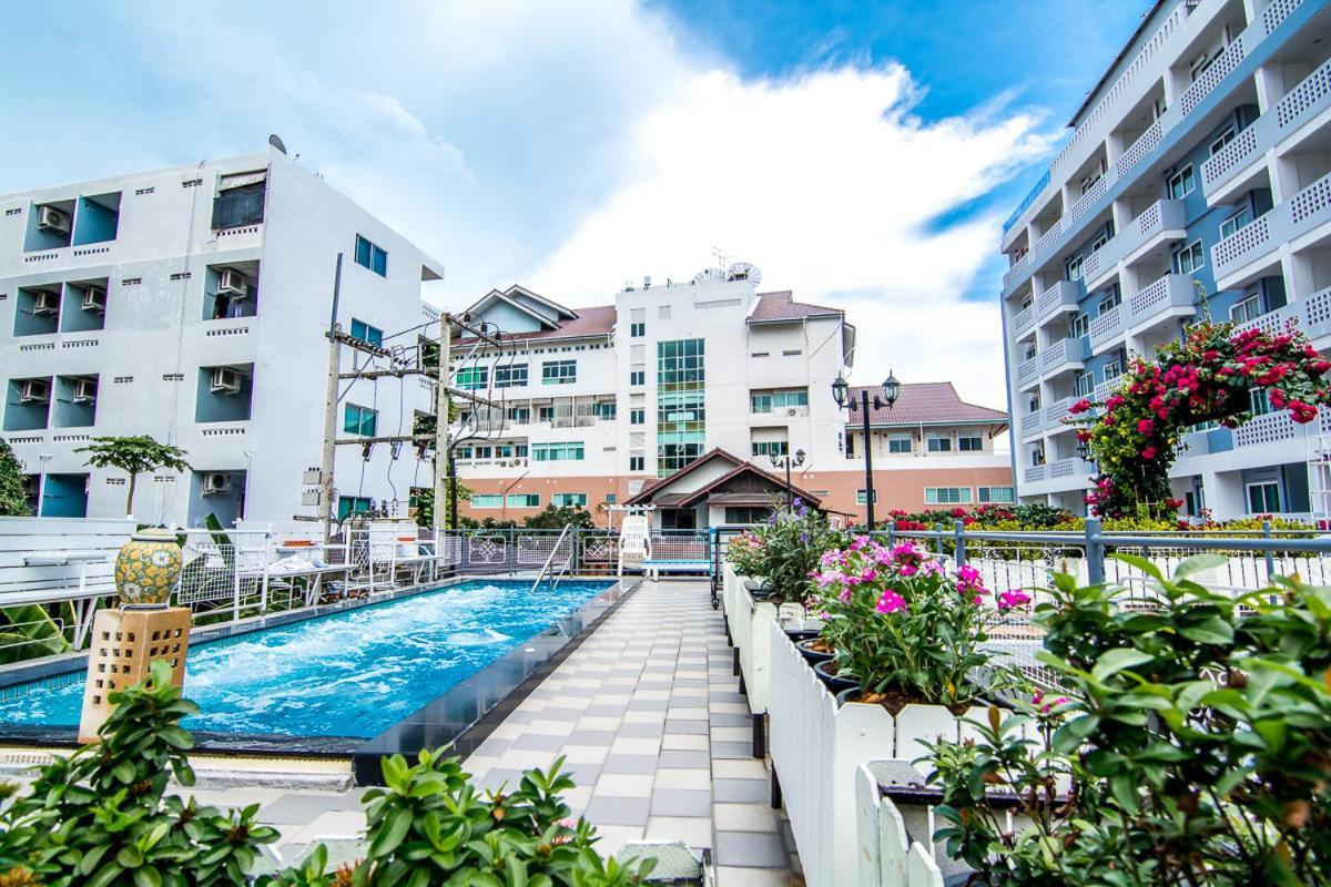 Hotel Sutus Court 7 Pattaya Exteriér fotografie