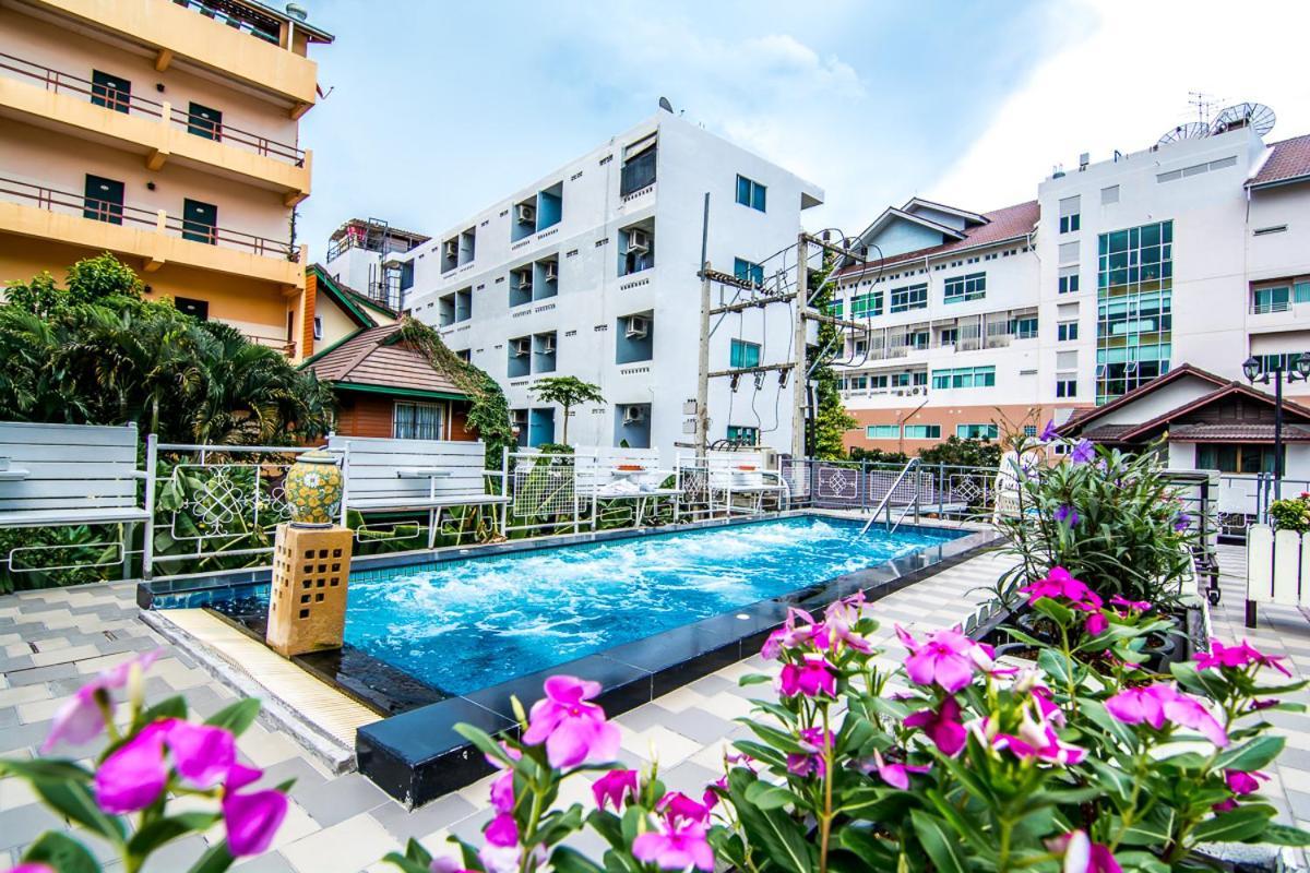 Hotel Sutus Court 7 Pattaya Exteriér fotografie